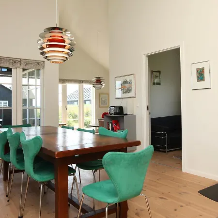 Four Bedroom Holiday In 3 Nysted