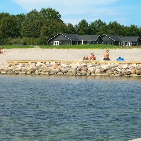 Four Bedroom Holiday In 3 *