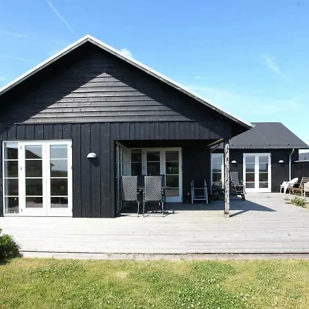 Hébergement de vacances Four Bedroom Holiday In 3